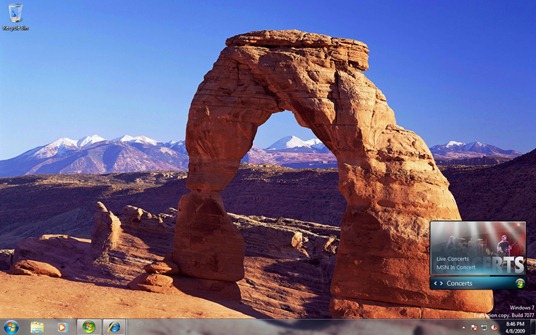 Desktop from Windows 7 Build 7077 remains pretty much the same as the last build.