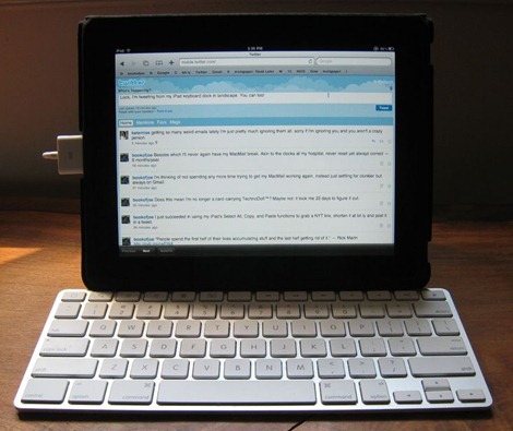 iPad Keyboard Dock Landscape Mode
 (1)