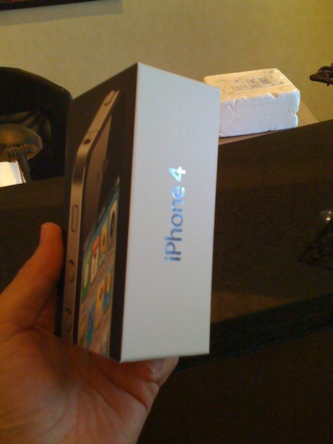 iPhone 4 Unboxing