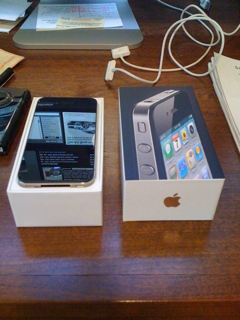 iPhone 4 Unboxing